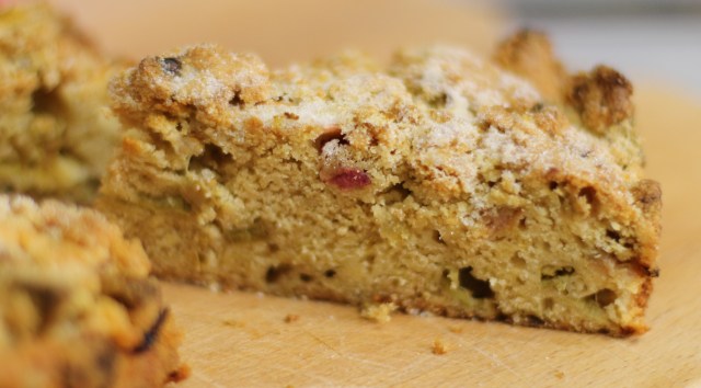 Rhubarb and ginger cake
